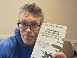 Dominic J Maxwell MD