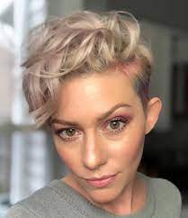 Top 10 best curling irons for short hair 2021. 5 Ways To Curl Short Hair With Flat Iron And Curling Wand In 2021