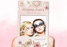 Ici vous découvrirez toutes les options pour réussir vos photos de groupe avec cadres. Cadre Photobooth A Personnaliser Craft Flowers Cadre Photobooth