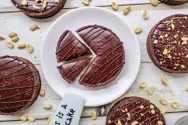 Tarte Facon Snickers Lulalovegood Recette En 2020 Gateaux Et Desserts Alimentation Dessert