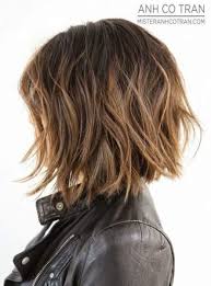 Choisissez plutôt un carré coupé en élévation qui vous apportera un maximum de volume. Coupe De Cheveux 30 Modeles De Carres Faciles A Porter Gala