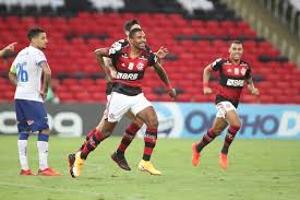 Confira o horário dos jogos, fotos, estatística da temporada e um pouco da história do seu time de futebol favorito. Flamengo Vira Sobre O Bahia Em Jogo Eletrizante E E O Novo Vice Lider