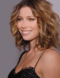 Jessica Biel Wallpapers Fun Hungama Short Wavy Hair Short Curly Hairstyles 2014 Short Hair Styles 2014