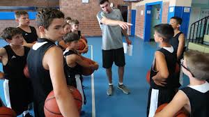How tall is nando de colo in feet? Basket Ball Nando De Colo J Arriverai Avec Le Maillot Bleu Et Ses Deux Etoiles