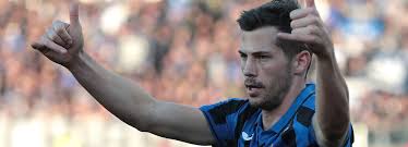 Remo freuler plays the position midfield, is 29 years old and 181cm tall, weights 75kg. Der Schweizer Nationalspieler Remo Freuler Ubt Harte Kritik