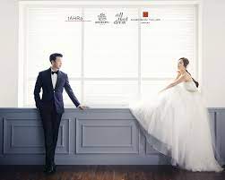 Download these romantic prewedding background background or photos and you can use them for many purposes, such as banner, wallpaper, poster background as well as powerpoint background. Pre Wedding Magnificent Roof Top Scenes Hellomuse Com Korea Pre Wedding Promotion Pre Wedding Wedding Pre Wedding Photos