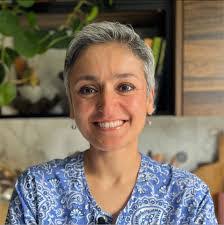 Faith Holton's Instagram, Twitter & Facebook