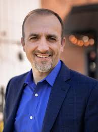 Neil Hinkle's Instagram, Twitter & Facebook