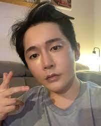 사실 엠씨더맥스 본체에서 제이윤 작곡 노래들을 보면 의외로 여러 장르에 대한 이해도가 높아(특히 팝적 요소) 정통 락보다는 오히려 대중적인 팝 쪽에 감각이 더 좋다는 이야기도 많이 듣기는 하였다. Zywmy7ax3umuum