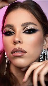 Hey all…. I am in need of a model who can recreate this look (as close a  possible) for a TFP session at my studio in Maricopa. Follow me