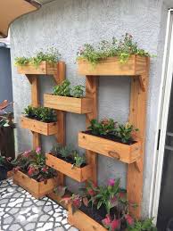 Construction Palette En 2020 Jardin Vertical Diy Jardiniere En Palettes Palette Jardin
