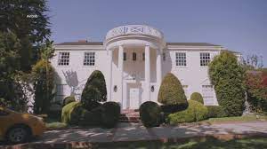 If you've ever wanted to know what it's like to sit on a throne as the prince of bel air, you're in luck: Fresh Prince Of Bel Air Mansion For Rent On Airbnb In Honor Of Show S 30th Anniversary Will Smith Says Abc7 Los Angeles