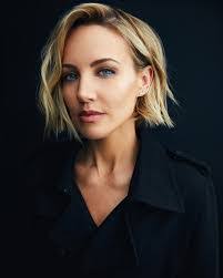 Elisha Crowe's Instagram, Twitter & Facebook