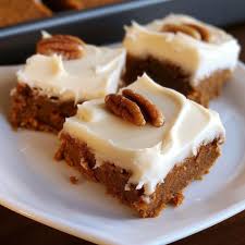 Potatoes with zucchini taste better than meat! Easy and cheap recipe!  Ingredients: 2 zucchini Salt 2 potatoes 1 onion 1 carrot A sprig of parsley  ... Must express something to keep getting