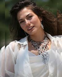 pin on can yaman