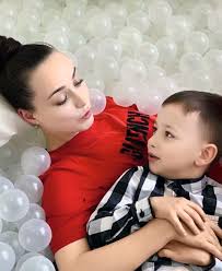 По словам актрисы, в жизни ей не раз приходилось принимать сложные решения. Kseniya Mishina Ya Gotova K Novoj Lyubvi Stranica 5 Iz 7 Karavan