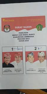 Ketika pemungutan suara berakhir, mesin untuk pemilih yang menggunakan surat suara, pemilih menghitamkan tanda kotak yang berada di sebelah kiri nama calon dengan pensil atau pulpen. Specimen Surat Suara Pilkada Jembrana Disetujui Paslon Baliberkarya Com