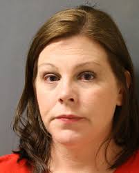 Dentist employee accused of taking patient info to get drugs