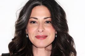 This hair color mascara stinks! 4 Ways To Cover Grey Hair Thefashionspot