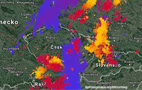 Bouřka je soubor elektrických, optických a akustických jevů vznikajících mezi oblaky navzájem nebo mezi oblaky a zemí. View 9 Radar Bourky Pocasi