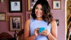 Gina rodriguez was born in chicago, illinois, to puerto rican parents magali and genaro rodriguez, a boxing referee. Diary Of A Female President Disney Gibt Gina Rodriguez Hauptrolle
