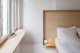 There are times when simple equals modern, and this project to make your own plywood headboard, take a trip to the local home supply store and purchase a few simple items. A Sophisticated Take On Plywood Rue