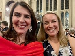 Karen Osler's Instagram, Twitter & Facebook