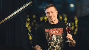 Headhunterz is not playing near you. Headhunterz Ubernimmt Die Fuhrung Im Q Dance Voting Fur 2020 Technobase Fm We Are One