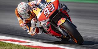 Support marc márquez, come to the motogp circuits in the fan club grandstand, move the 93 flag, enjoy the official fan club marc márquez 93, your place to support and be close to our champion. Motogp Barcelona Marc Marquez Siegt Bei Prominentem Vierfach Sturz
