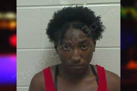 Roshaunda Johnson's Instagram, Twitter & Facebook