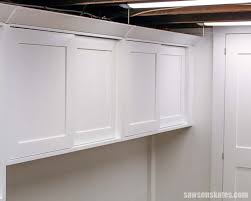 As you mount the wood to the top of the cabinet, make sure it sits flush with the door. How To Make Shaker Style Crown Molding Video Saws On Skates