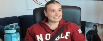Claudie Mercier fait de nouvelles révélations sur Maude dOccupation Double  et son joueur de hockey - Monde de Stars