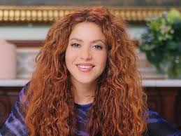 Шаки́ра изабе́ль меба́рак рипо́ль (исп. Video Shakira Looks Back Over Her Favorite Looks With Vogue Vogue Paris