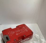 ALLEN BRADLEY 440G-T27252 SAFETY INTERLOCK SWITCH 24VAC/DC 1NO/1NC POWER TO  REL
