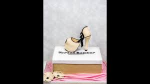 Leider geht das nicht an einem tag. Mit Fondant Uberziehen