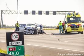Het ongeluk gebeurde rond 9:15 uur tussen born en urmond. Vier Rijstroken Dicht Na Ongeluk Op A2 Bij Vinkeveen Peters Hotnews Nl