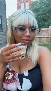 🧜🏽‍♀️🥰💅🏽🔌