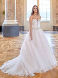 Frauen können bei diesem dresscode einen hosenanzug tragen, aber auch hosen aus stoff in kombination mit einer bluse können. Brautkleid Heiraten In Oberfranken