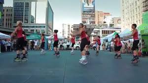 Oxigenarea crescuta a creierului datorate miscarii imbunatateste considerabil. That S Me In The Middle Kangoo Club Canada S Kangoo Jumps Routine Yonge Dundas Square Toronto Youtube Kangoo Jumps Fun Workouts Workout Challenge