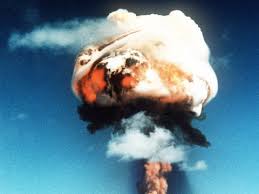 Une arme nucléaire est une arme non conventionnelle qui utilise l'énergie dégagée par la fission de noyaux atomiques lourds (uranium, plutonium dans le cas . Les 5 Grands Veulent Prevenir La Dissemination De L Arme Nucleaire Rfj Votre Radio Regionale