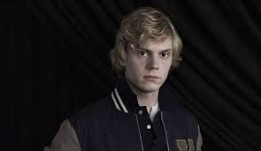 Evan peters was born in 1987 in st. Evan Peters Returning For American Horror Story Hotel