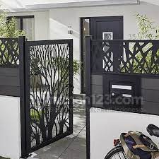 Seperti pagar minimalis di bawah ini, yang selain aman, juga punya nilai estetika. 10 Pagar Minimalis Dan Modern Ini Bikin Rumahmu Dilirik Orang Rumah123 Com