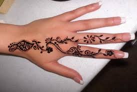 Finger Tattoo Ideas And Henna Tattoos Cool Tattoos Finger Tattoo For Women Finger Henna Henna Tattoo Designs