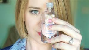 To treat a scratchy scalp and help to reduce dandruff, add bio oil to prevent this, apply bio oil to your hair before swimming and it will protect your follicles from the harmful chemicals. 12 Genius Ways To Use Baby Oil Around The Home Wrapped In Rust