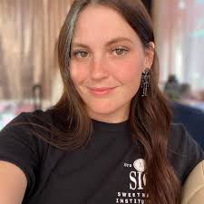 Does Mecca sell bond repair shampoos and conditioners?