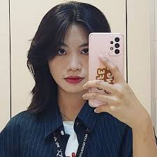 Pero sa totoo lang mga mahihirap din naman nagpapanalo sa mga villar ever  since e. Ewan ko ba pag sinabi lang ng pulitiko “ako si ganito, ay para sa  mahirap” naniwala na