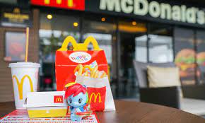 Fast Food Giants Burger King And Mcdonald S To Offer Children The Option Of Ditching Plastic Toys Daily Mail Online