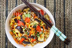 In cucina è possibile utilizzare carote baby o carote più grandi purché si riesca a scegliere la grattugia le carote se la ricetta lo richiede. Cucina Asiatica Carote E Zucchine Alla Julienne Saltate In Padella Ghiottamente