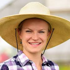 Amanda Sweetman's Instagram, Twitter & Facebook