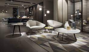 La Lounge Chair Lennox Disegnata Da Gordon Guillaumier Ispirata Ad Una Corolla Di Fiore Aperta Sospesa Dalla Legg Design Di Mobili Mobili Contemporanei Mobili